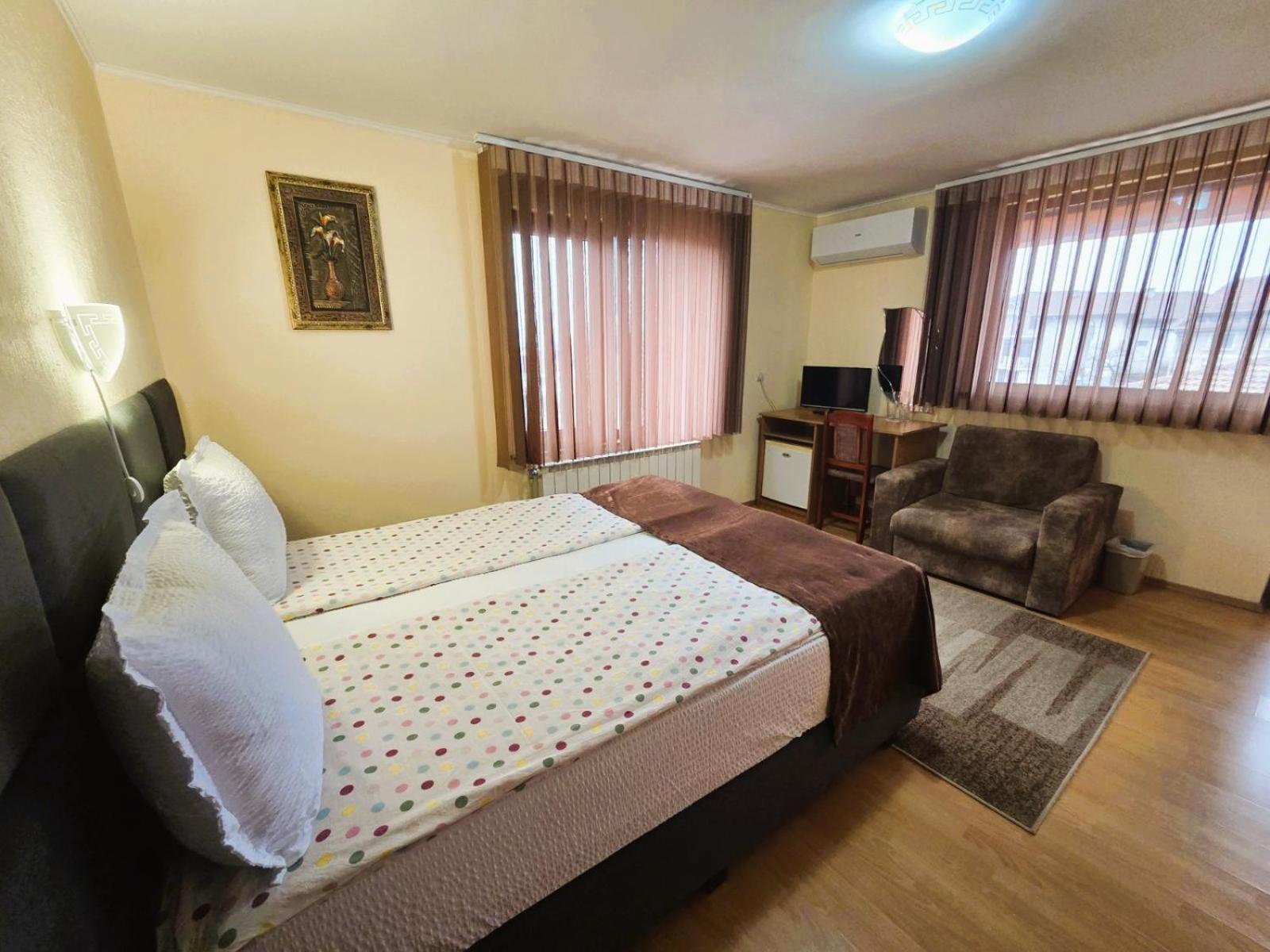 Family Hotel Dalia Velingrad Luaran gambar